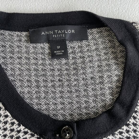 Ann Taylor Cardigan Sweater Black White Houndstooth Hidden Button Up Womens SP - Picture 3 of 11